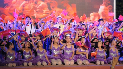 童心向党 礼赞华诞——田阳少儿载歌载舞喜迎新中国成立70周年文艺演出侧记